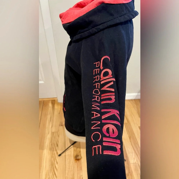 Women's Calvin Klein Performance Scoop Neck Pullover Sweater Size Medium. - Picture 5 of 9